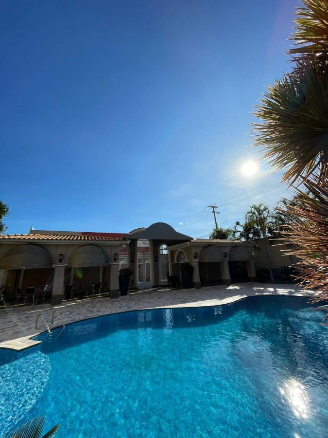Hotel Oeste Plaza Andradina Buitenkant foto