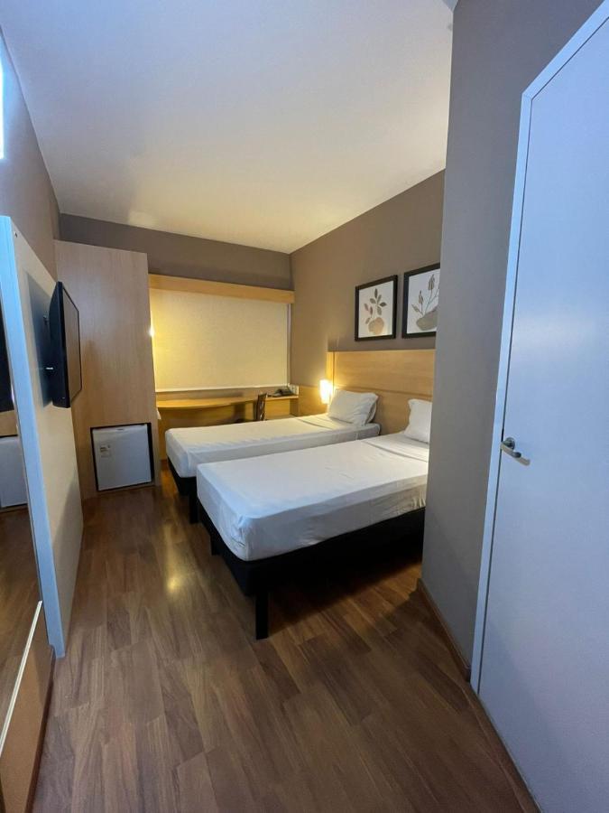 Hotel Oeste Plaza Andradina Buitenkant foto