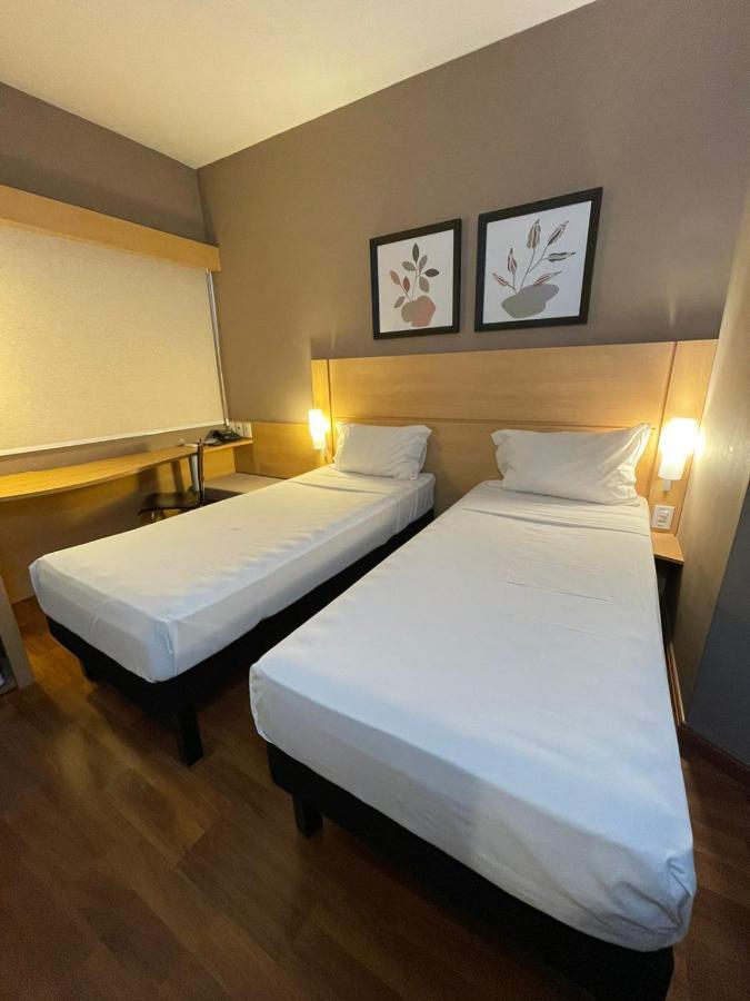 Hotel Oeste Plaza Andradina Buitenkant foto