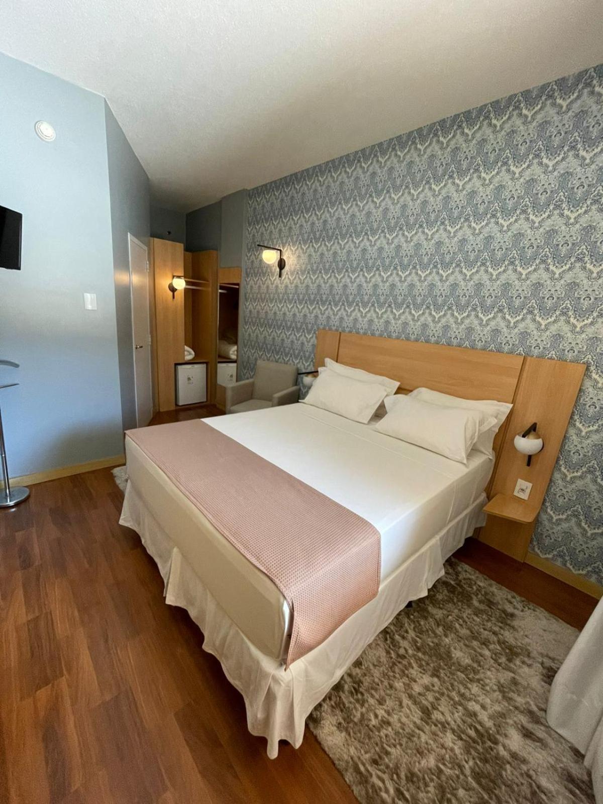 Hotel Oeste Plaza Andradina Buitenkant foto